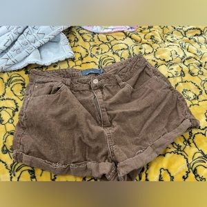 Comfy brown corduroy shorts with pockets and belt loops!
